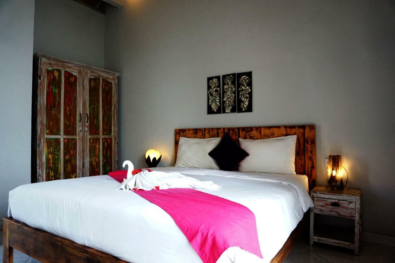 Louto Dmell Guesthouse Sanur  Exterior photo